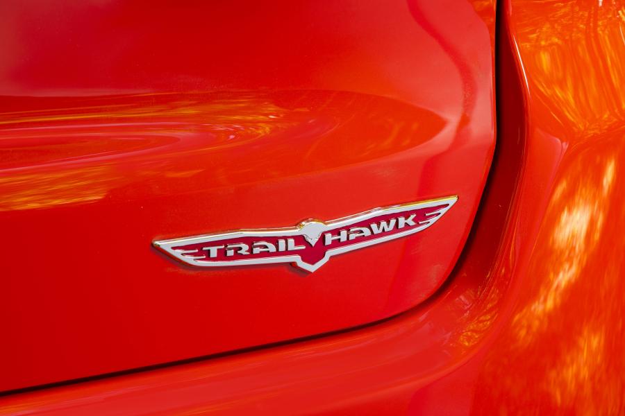 Логотип Jeep Compass Trailhawk 2017 года  (NA) (фото 26 из 51)